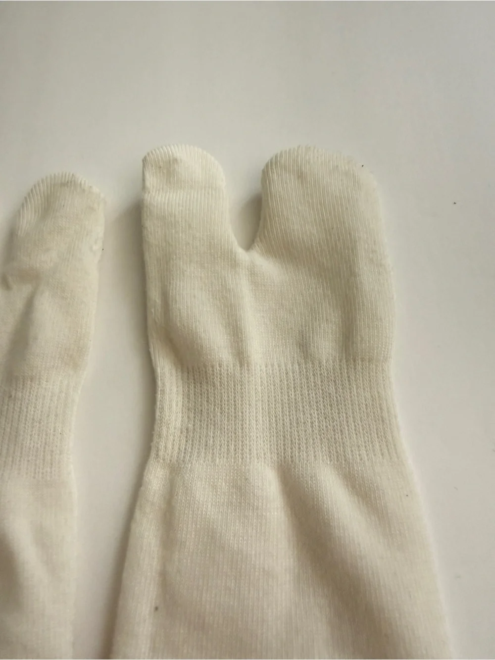White Tabi Split-Toe Socks